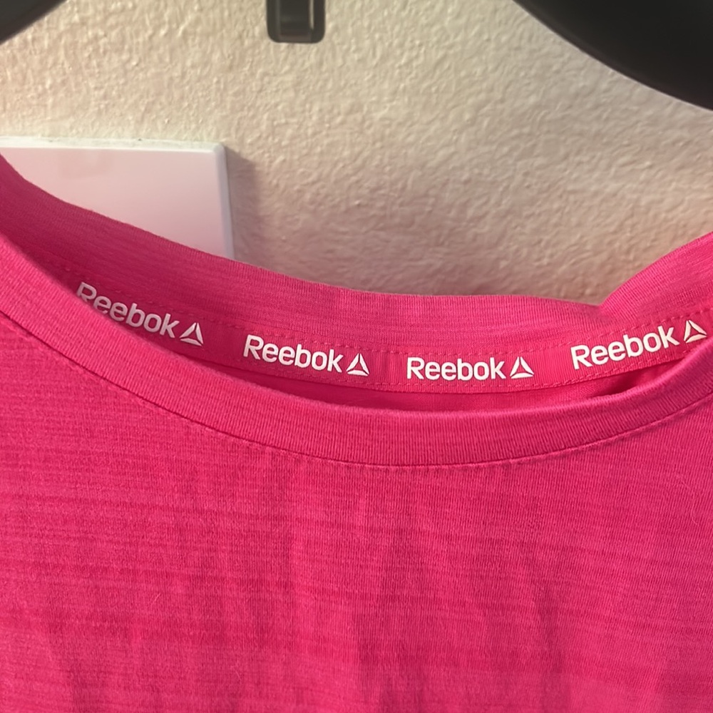 Pink Reebok top size large - Picture 2 of 4